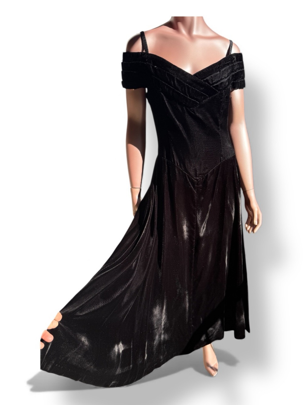 Vintage velvet dress Black Off-Shoulder Velvet Evening gown off-shoulder